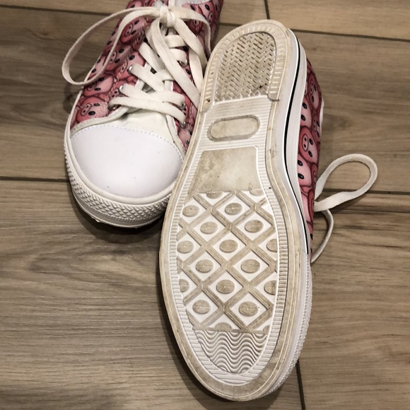 Unisex Piggy Sneakers - Picture 4 of 4